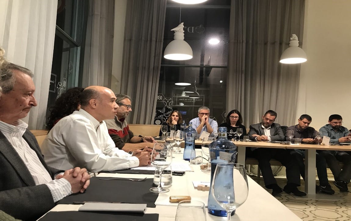 Afers exteriors, afers interiors